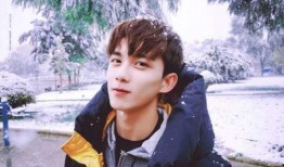 吴磊圈内女友爆料,女友亲证甜蜜恋情，甜蜜瞬间引网友热议