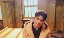 吴磊圈内女友爆料,女友亲证甜蜜恋情，甜蜜瞬间引网友热议