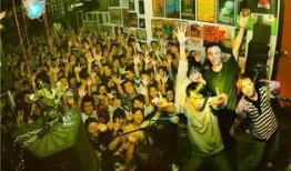 群众青年酒馆最新爆料,揭秘娱乐圈不为人知的幕后故事